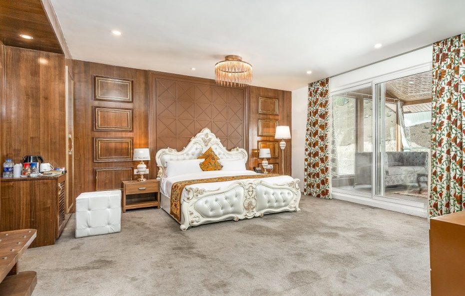 Snowland Luxury Boutique Hotel