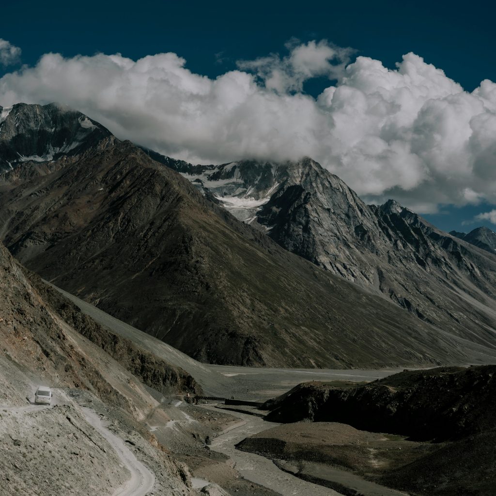 nubra cab service