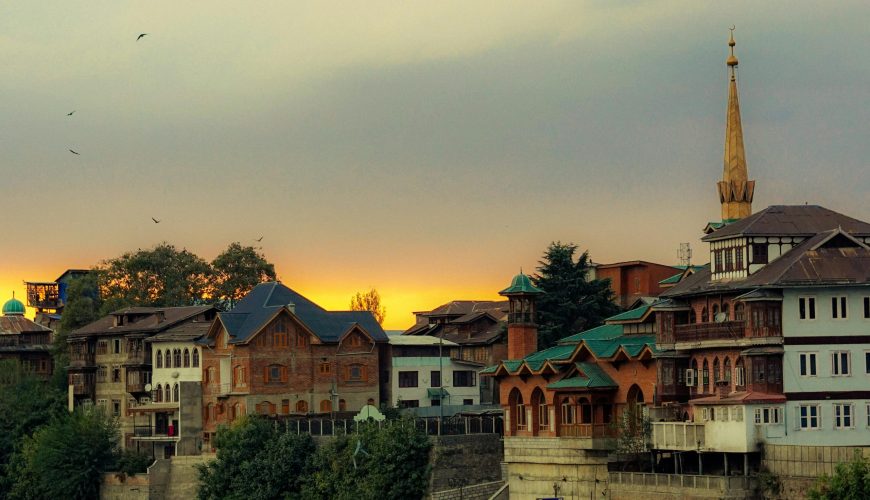 Srinagar Tourism Guide 2025 | Places to Visit. 88 Srinagar downtown